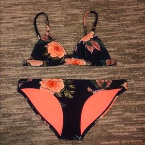Triangl floral bikini
